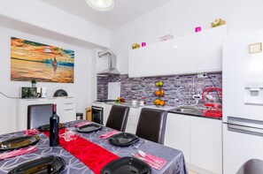 Private kitchen - Holiday Home Lungo Mare (Zupa dubrovacka)