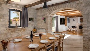 9 bedrooms - Villa Erman (Tinjan)