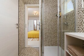 House | Bathroom | Towels - Villa Landa (Kastelir-Labinci)