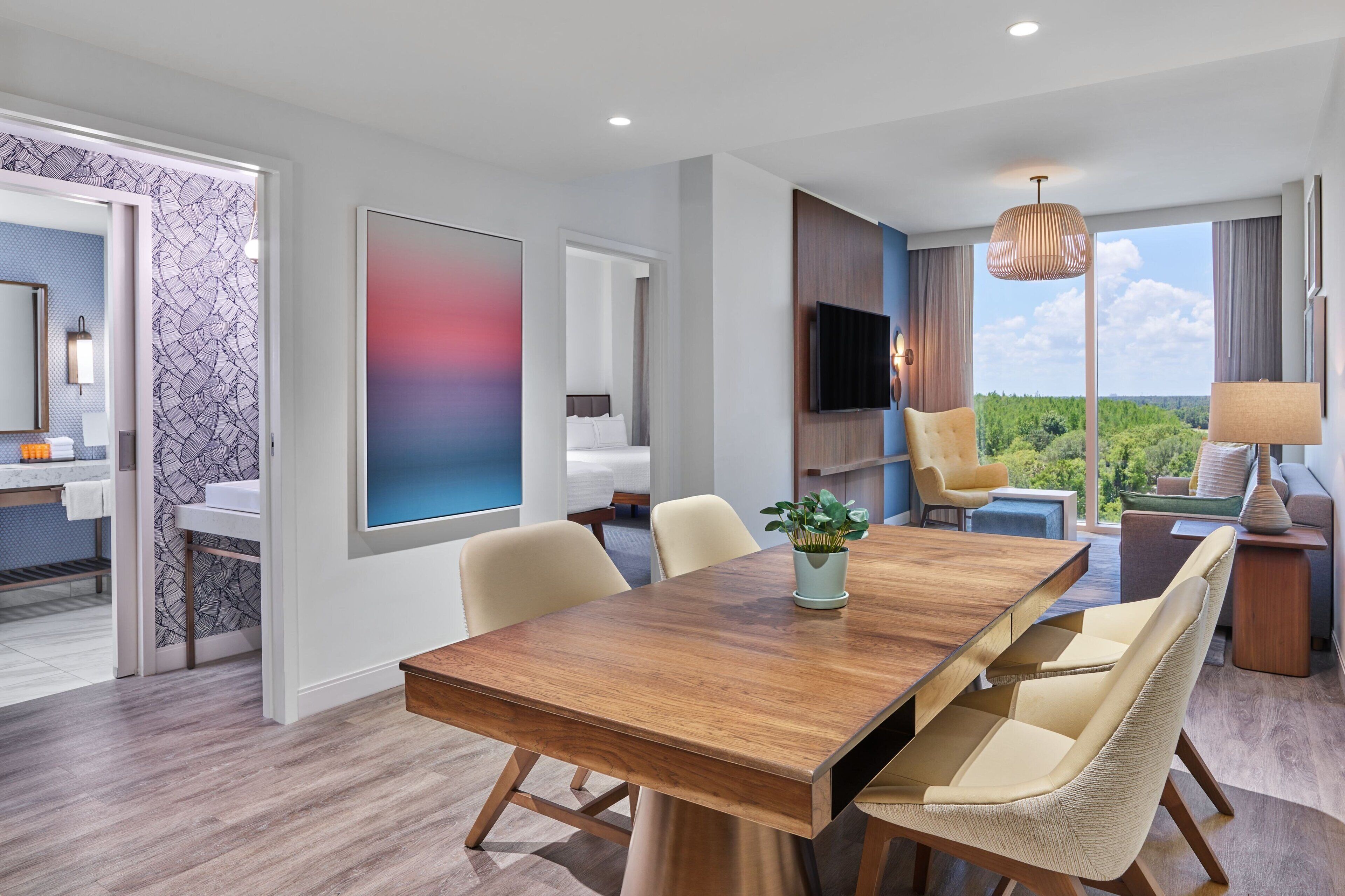 Hochwertige Bettwaren, Daunenbettdecken, Pillowtop-Betten, Zimmersafe