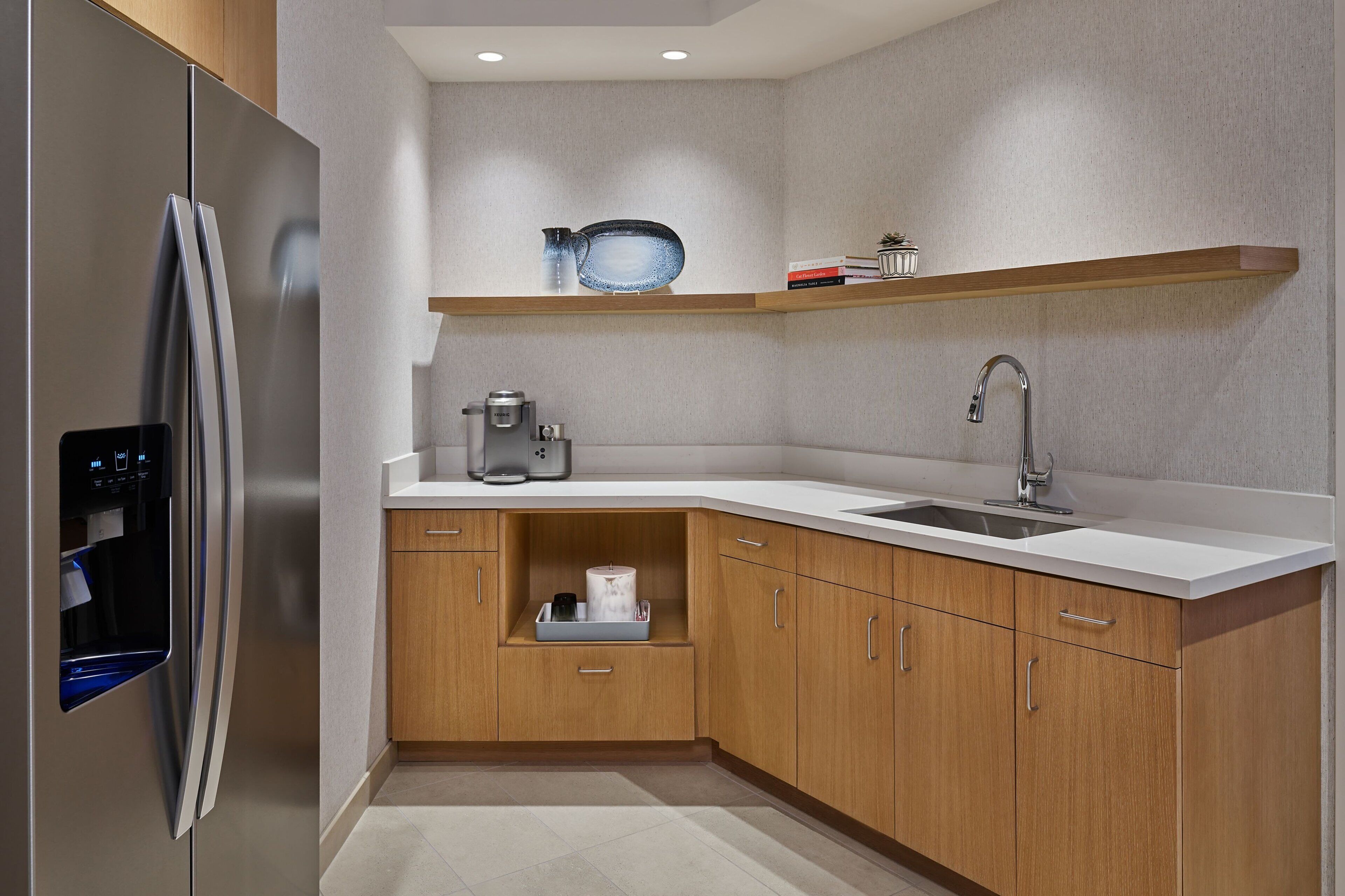 presidential suite, 1 bedroom, balcony | private kitchen | mini-fridge, coffee/tea maker