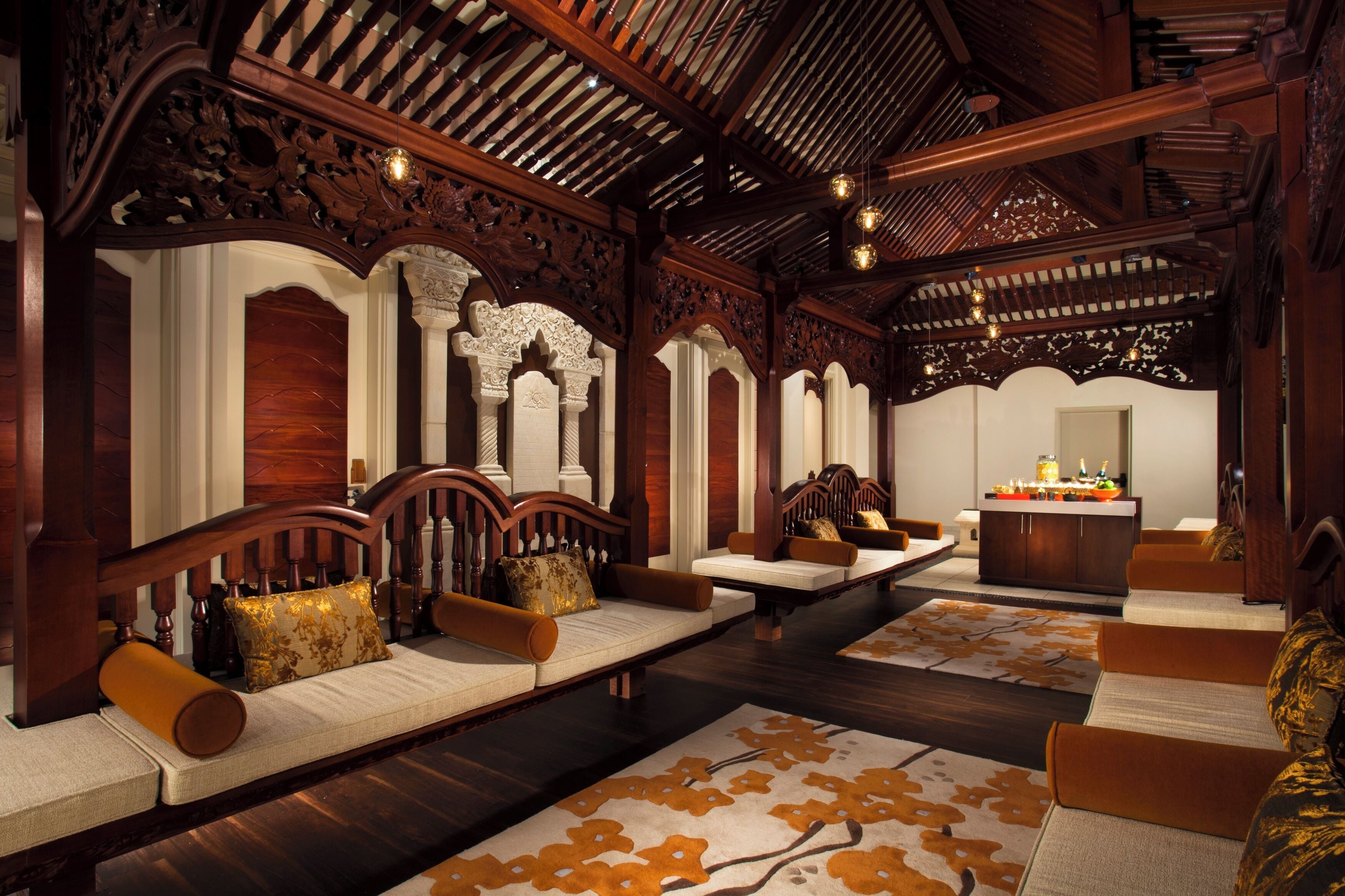 Espace de soins pour les couples, sauna, bain à remous, hammam