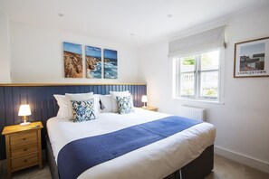 3 bedrooms, iron/ironing board, free WiFi, bed sheets - Tall Ships, Charlestown - two ticks from the harbour (Charlestown)