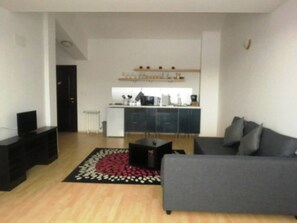 Leilighet | Oppholdsrom | En 30-tommers TV med digitale kanaler