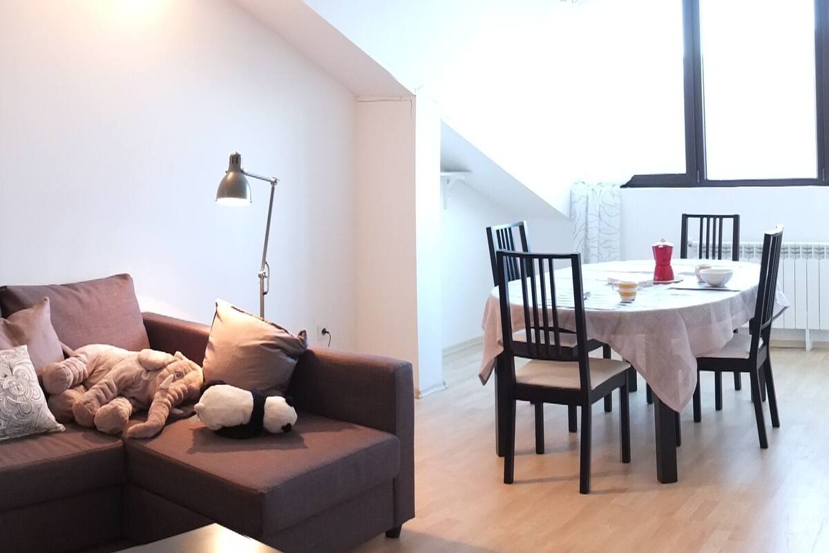 Apartment | Living area | 30-inch TV with digital channels