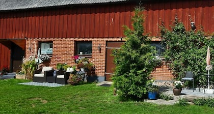 Tollarp - Barn - Sleeps 3 - Pet Friendly - Parking