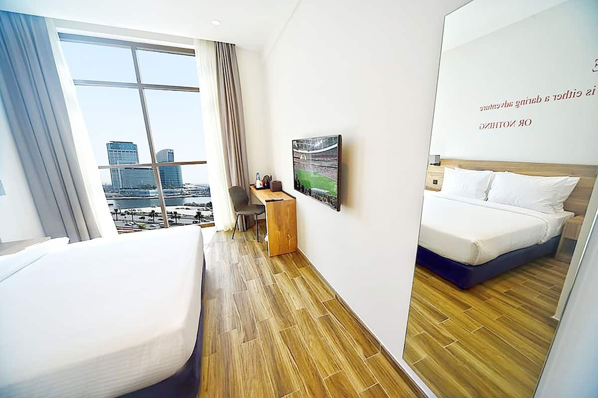 Deluxe Twin Room (includes 25% off F&B) | Premium bedding, down comforters, pillowtop beds, minibar