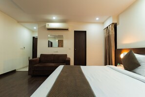 Premium | Escritorio, wifi gratis y ropa de cama