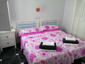 2 dormitorios, tabla de planchar con plancha, wifi gratis y ropa de cama