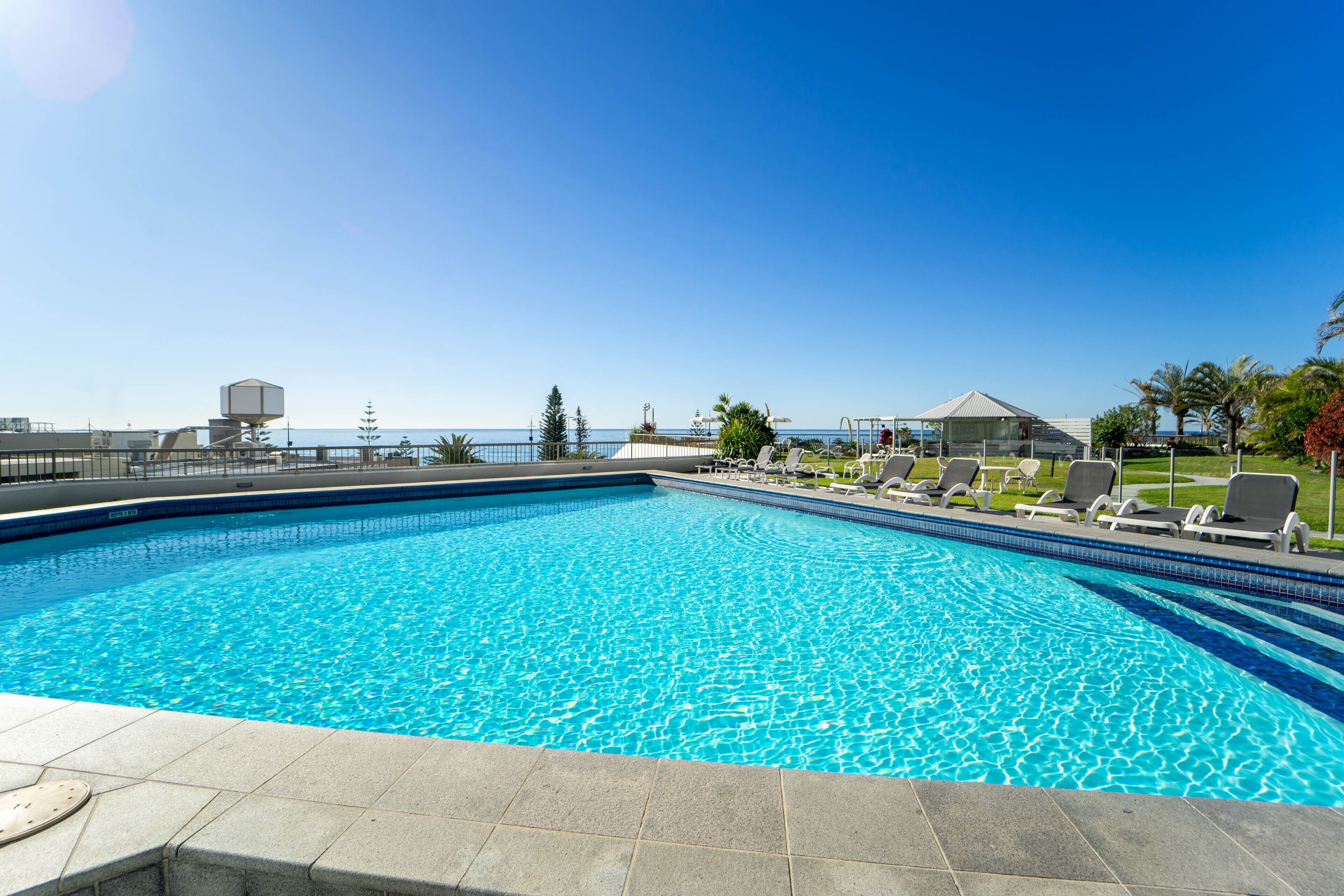 Ulkouima-allas, lämmitetty uima-allas