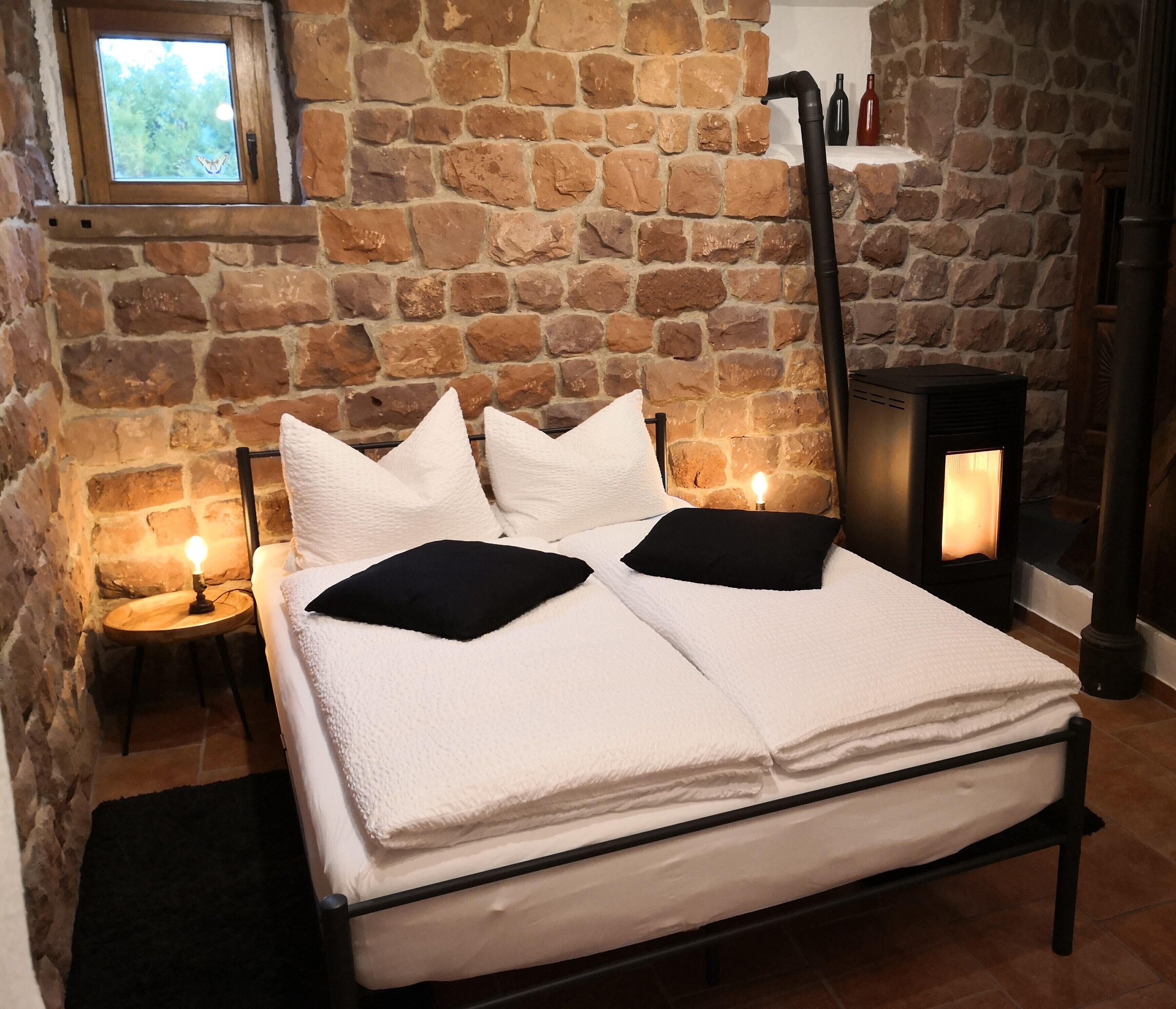 1 chambre, lit parapluie, Wi-Fi gratuit, draps fournis