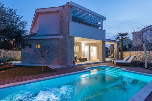 Luxury Villa White Rose with the Pool near Zrce Beach