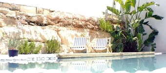 St JULIANS VILLA with private swimming pool...very best Location