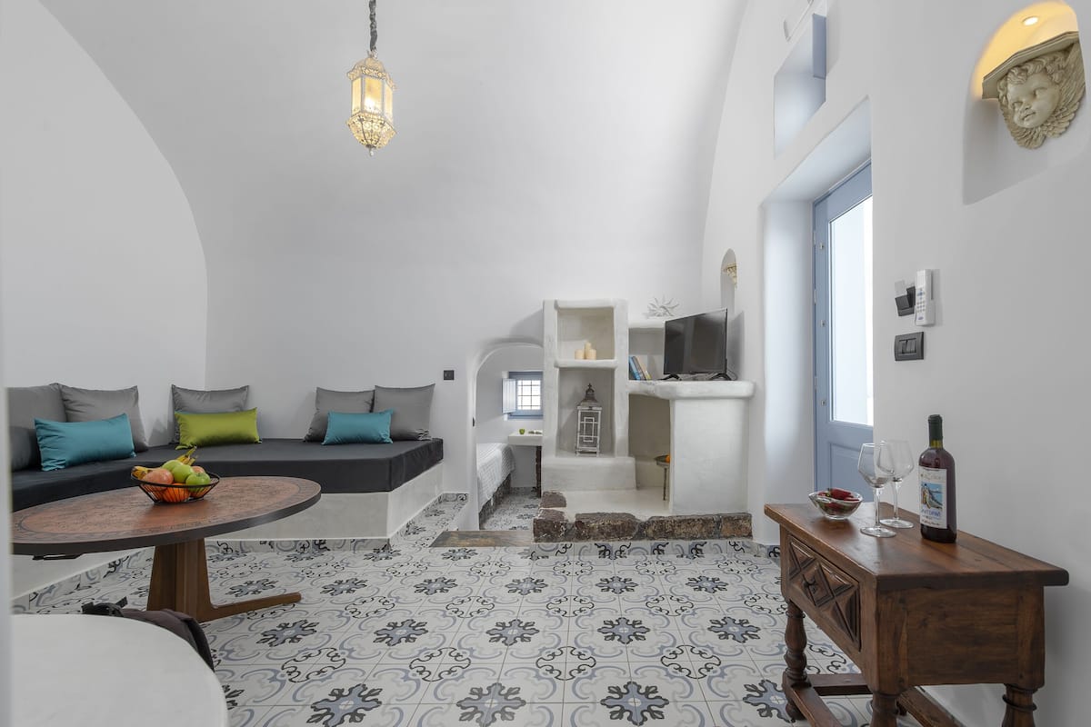 King Suite, Hot Tub, Sea View | 1 bedroom, premium bedding, in-room safe, soundproofing