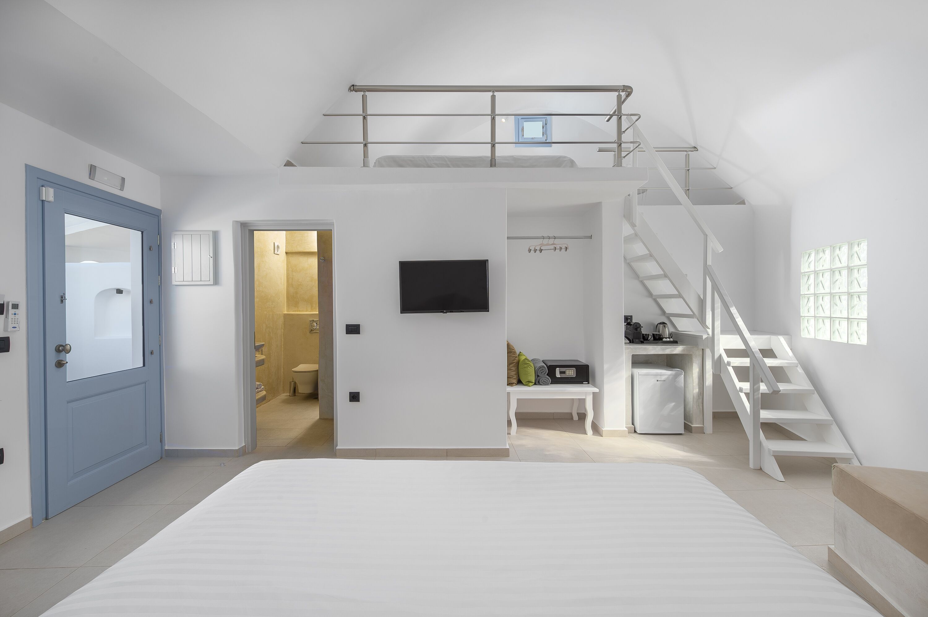 superior suite, hot tub, sea view | premium bedding, in-room safe, soundproofing, free wifi