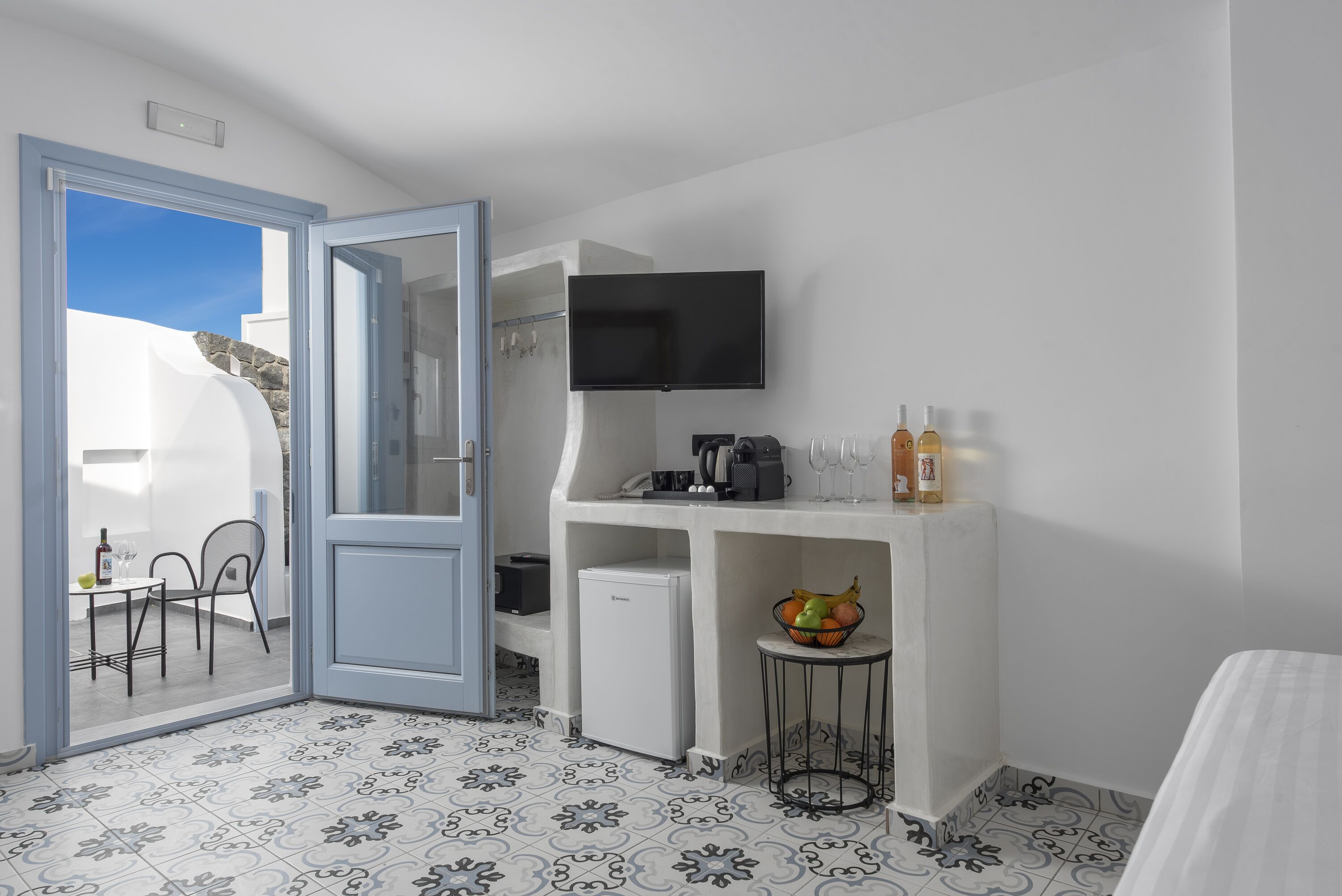 suite, hot tub (elegant) | view from room