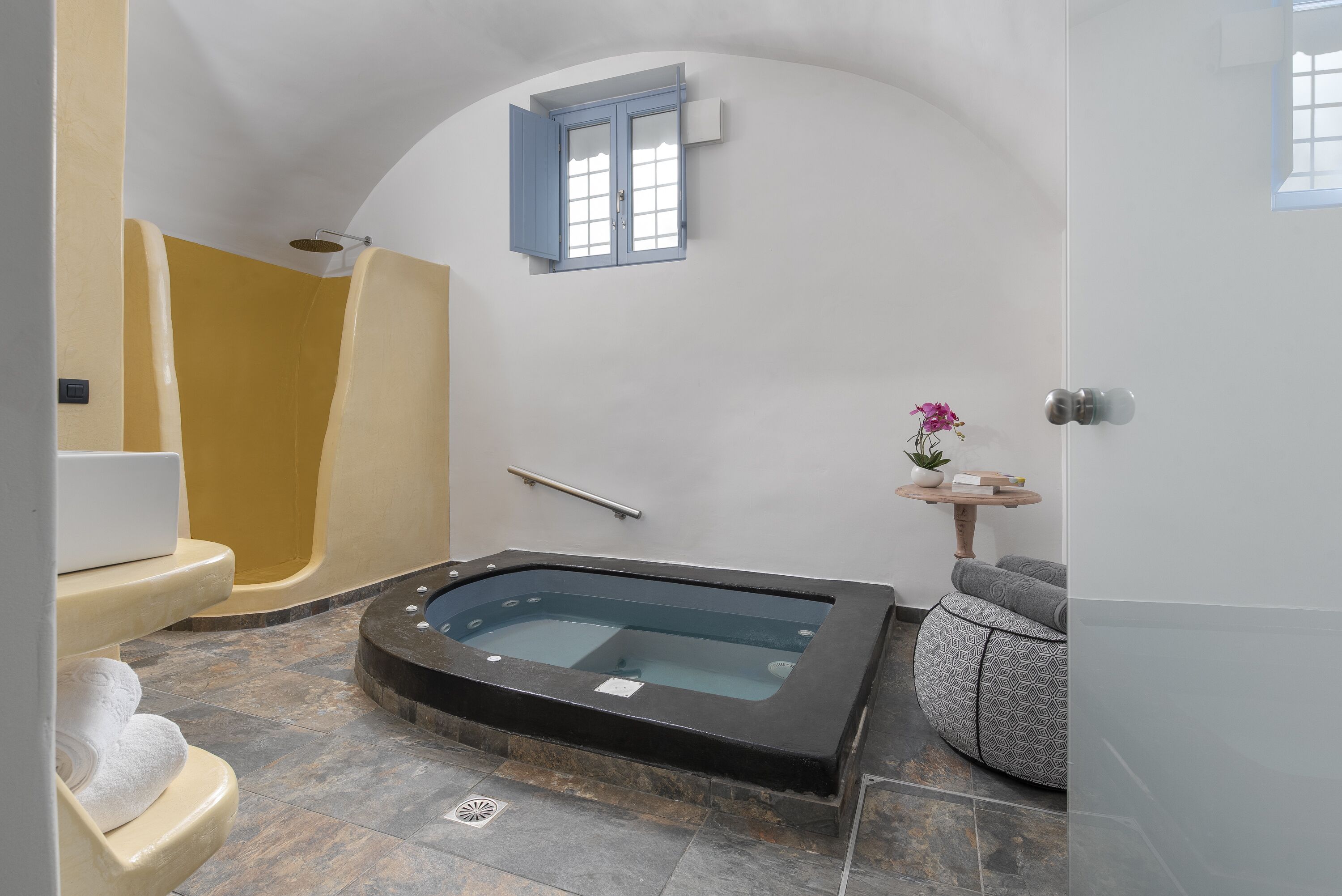 deluxe suite (outdoor hot tub) | bathroom | shower, free toiletries, hair dryer, dressing gowns