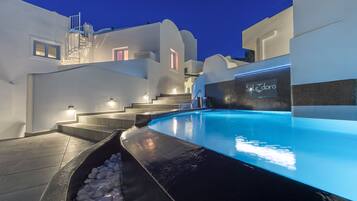 Sesongbasert utendørsbasseng