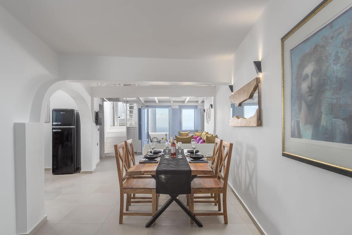 superior villa, hot tub, sea view | in-room dining