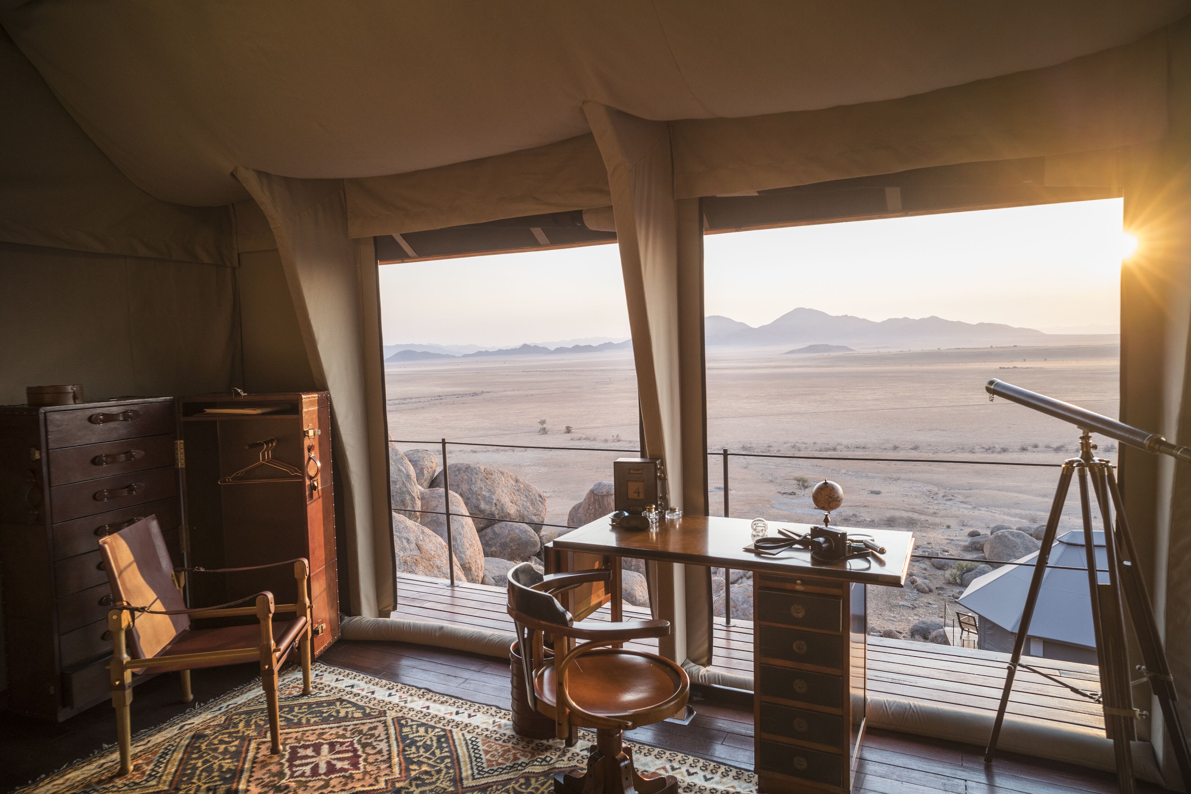 Hochwertige Bettwaren, Daunenbettdecken, Minibar, Zimmersafe