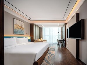 Deluxe Room, 1 King Bed with Sofa bed | Down comforters, memory foam beds, in-room safe, desk - Hilton Garden Inn Beijing Guomao (Beijing)