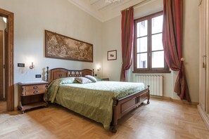 1 bedroom, in-room safe, iron/ironing board, free WiFi