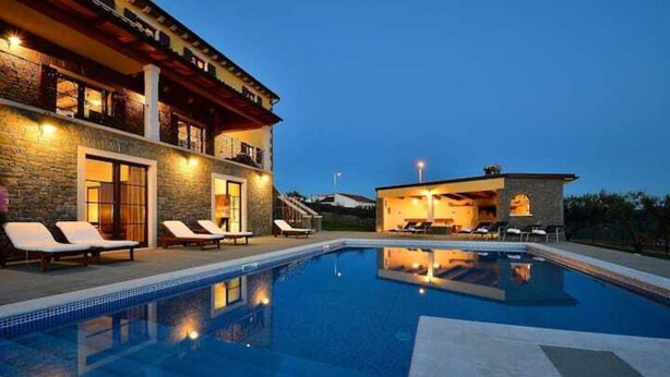 Villa | Basseng