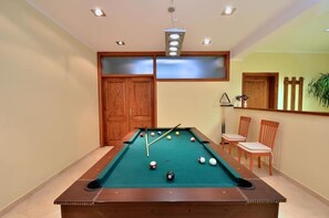 Villa | Game room - Lovely 5-bed Villa in Buzet (Buzet)