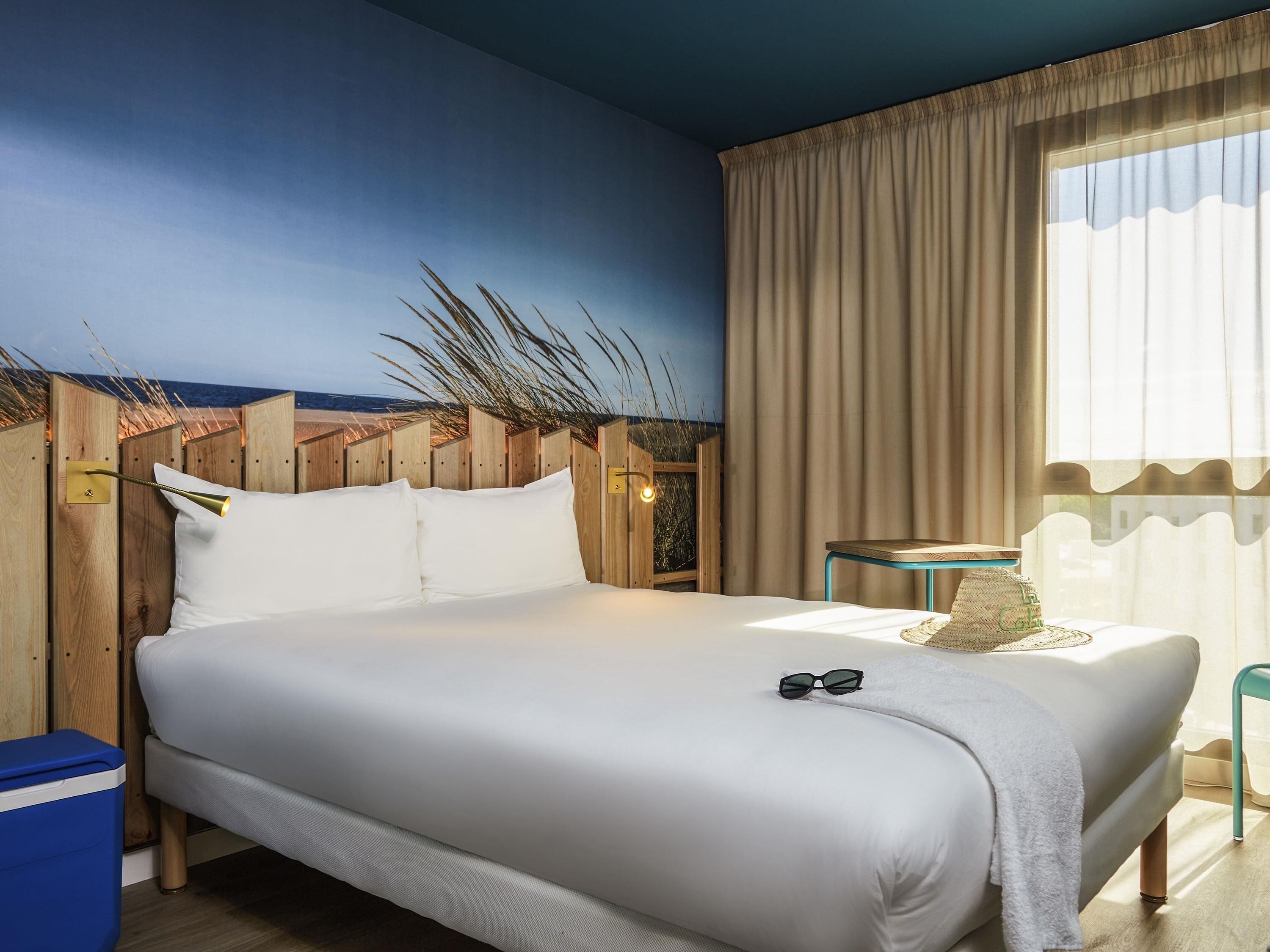 Standard Room (1 Double Bed) | Premium bedding, soundproofing, free WiFi, bed sheets