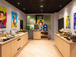 Free buffet breakfast on weekends - Ibis Styles Arras Centre (Arras)