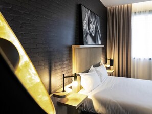 Soundproofing, iron/ironing board, free cribs/infant beds, free WiFi - Ibis Styles Arras Centre (Arras)