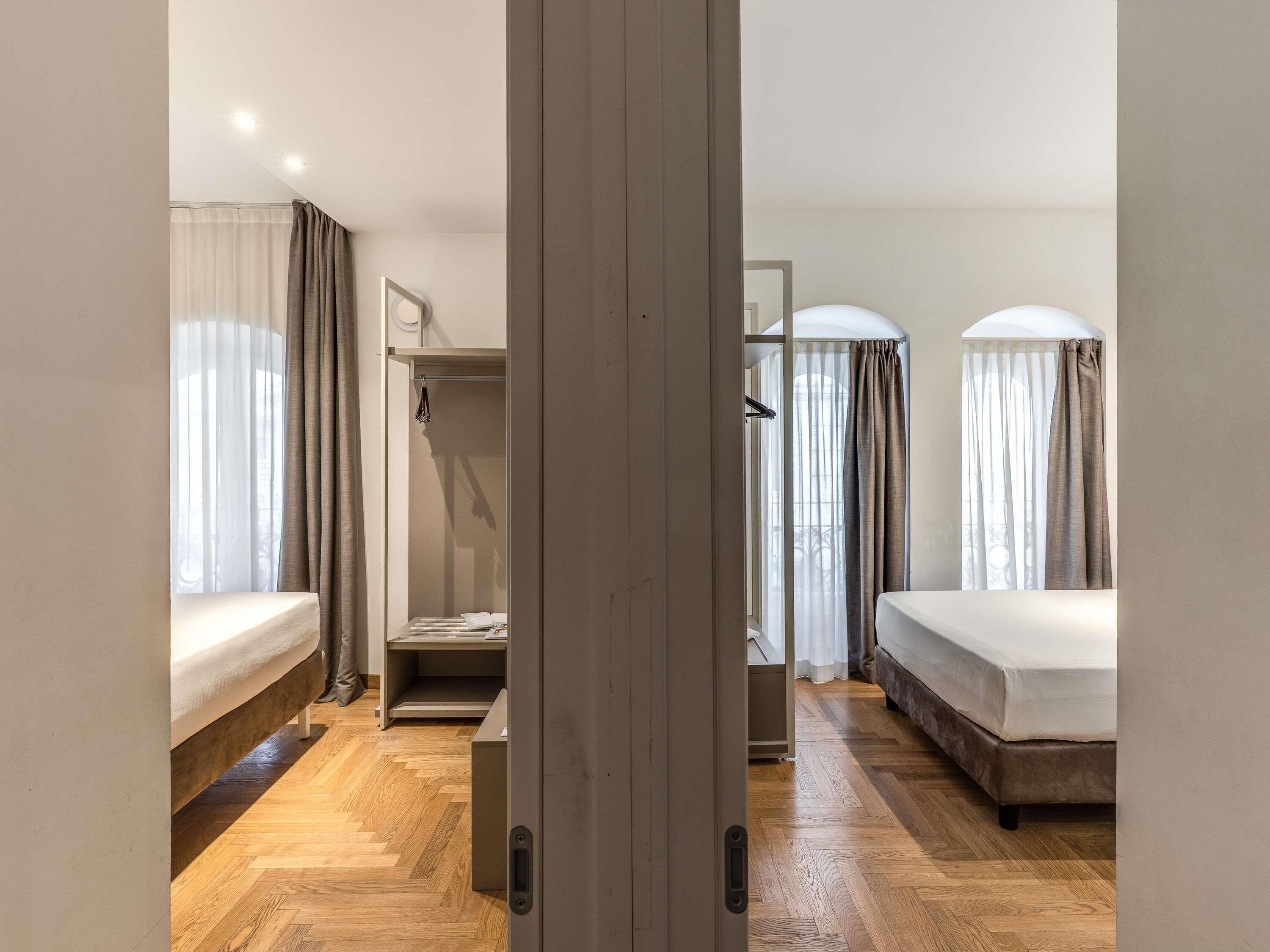 Minibar, coffres-forts dans les chambres, bureau, chambres insonorisées