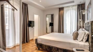 Minibar, caja fuerte, escritorio y sistema de insonorización