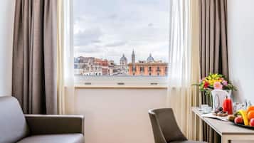 Minibar, Zimmersafe, Schreibtisch, schallisolierte Zimmer