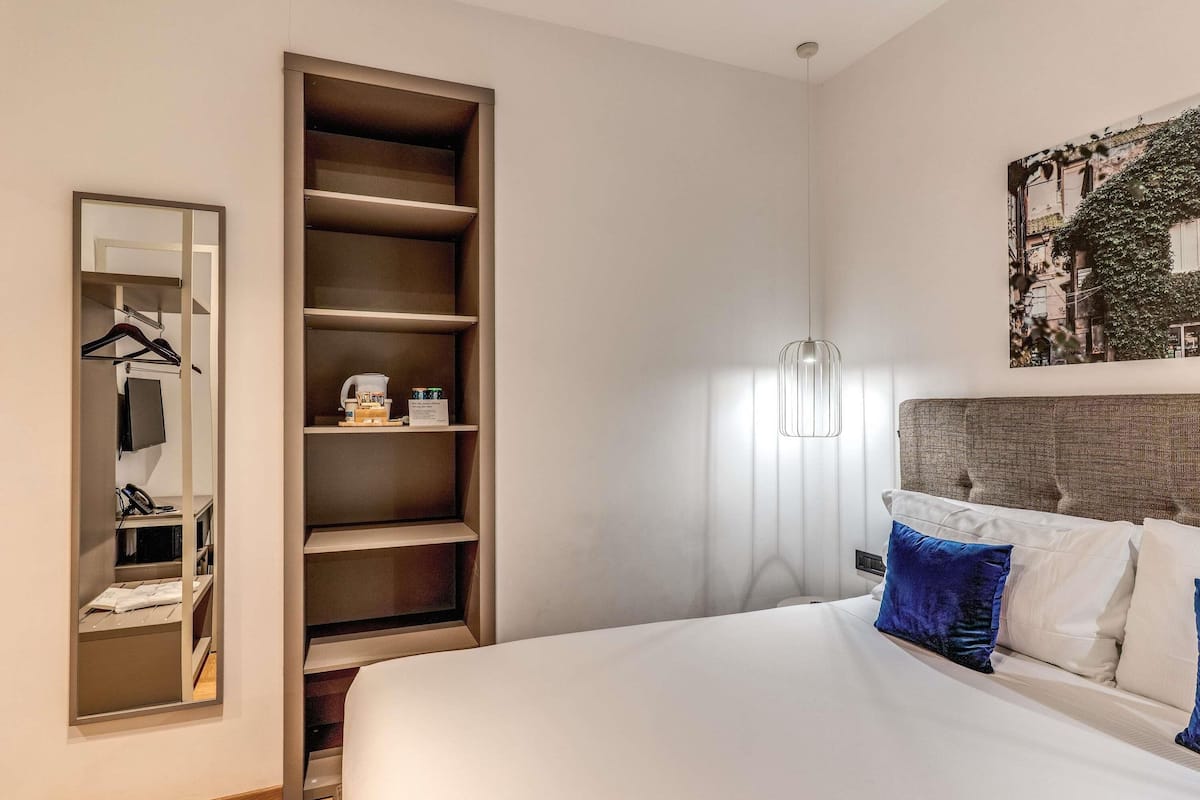 Quarto standard, 1 cama de casal ou 2 camas de solteiro (Inner view) | Frigobar, cofres nos quartos, escrivaninha, quartos à prova de som
