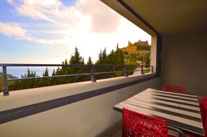 Executive Suite | Balcony view - La Perle d'Eze Appart Hotel (Èze)
