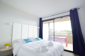 Presidential Suite, Sea View | Blackout drapes, iron/ironing board, free WiFi, bed sheets - La Perle d'Eze Appart Hotel (Èze)