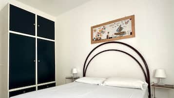 2 bedrooms, bed sheets