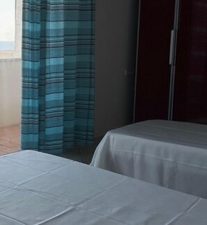 2 bedrooms, bed sheets - RS323 - Marcelli, bilocale fronte mare con spiaggia inclusa (Marcelli)