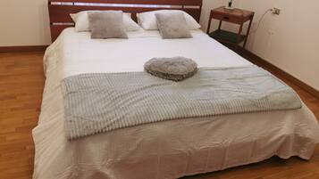 1 camera, ferro/asse da stiro, Wi-Fi, lenzuola