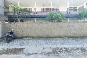 Gambar tidak terklasifikasi, 2 dari 39, tombol