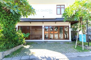 View from property - Kak Garden Inn by Zuzu (Kuta)