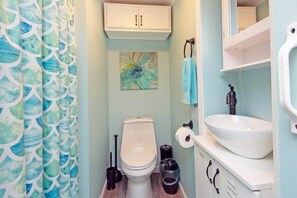 Hair dryer - Romantic Beach Suite with Hot Tub (Emerald Isle)