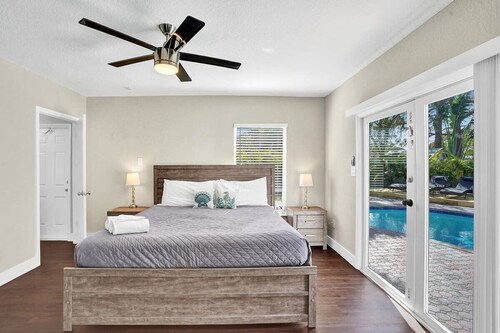 The Pompano Beach House 🏖️ Heated Pool & Spa | 1 Mile to Beach