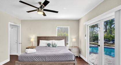 The Pompano Beach House 🏖️ Heated Pool & Spa | 1 Mile to Beach