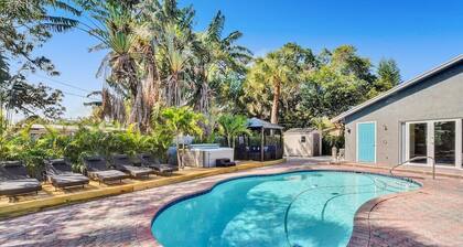The Pompano Beach House 🏖️ Heated Pool & Spa | 1 Mile to Beach