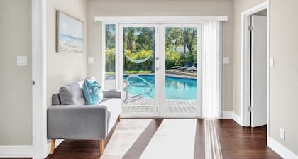 The Pompano Beach House 🏖️ Heated Pool & Spa | 1 Mile to Beach