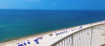 THE BEACH IS OPEN ALL YEAR! 
Start Planning Your Fall and Winter Vacation Today!