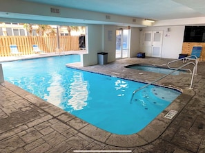 Piscine couverte, piscine extérieure