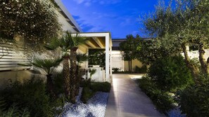 Property grounds - (MP63) Modern accommodation 150 mt from the sea (Marina Di Modica)